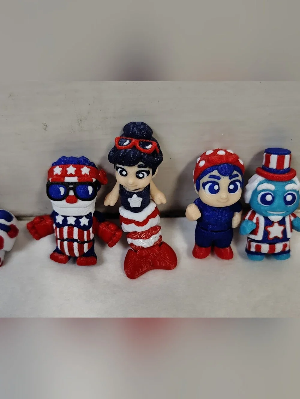 NEW Patriotic Movable Miniature Figurine Toy Lot in Red, White & Blue 10 Wiglets
